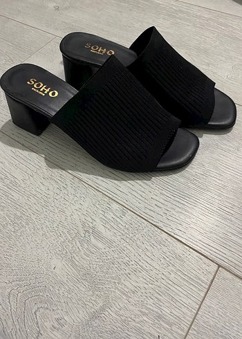 SOHO Siyah Pliseli Topuklu Kadın Terlik