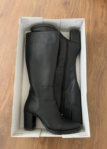38 Beden siyah Renk Kadın Siyah Deri Topuklu Çizme
