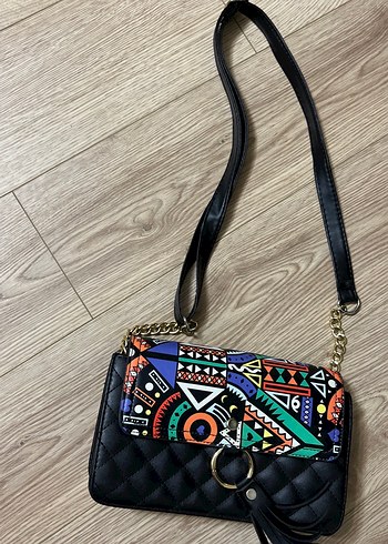 Renkli Desenli Zincir Detaylı Deri Çanta - Görsel 3