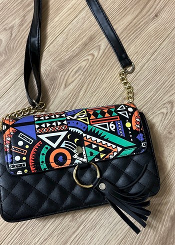 Renkli Desenli Zincir Detaylı Deri Çanta - Görsel 4