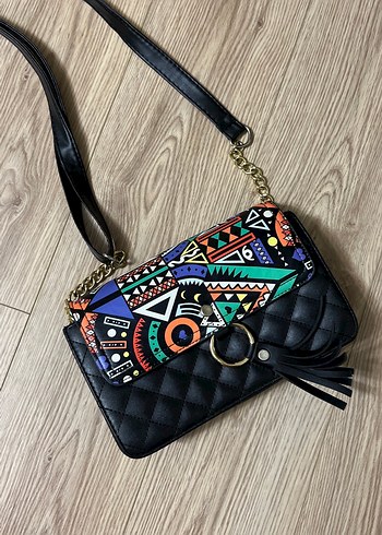 Renkli Desenli Zincir Detaylı Deri Çanta - Görsel 2