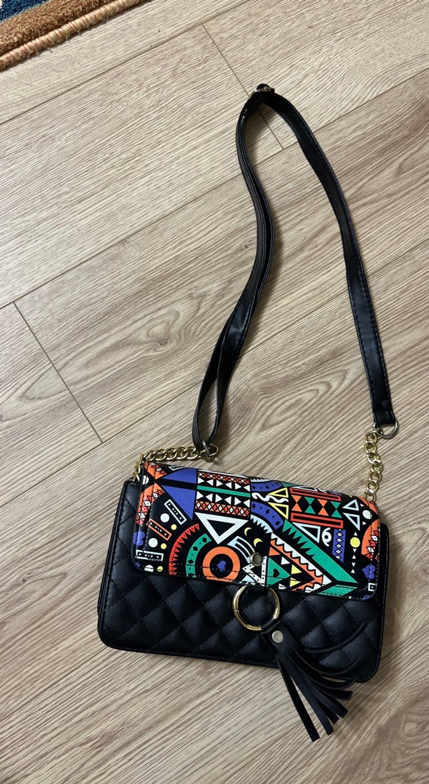 Renkli Desenli Zincir Detaylı Deri Çanta - Görsel 3