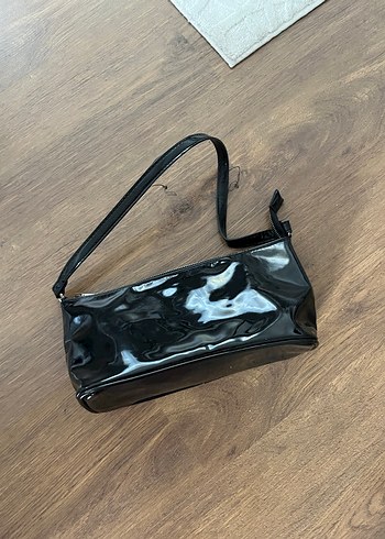 Parlak Siyah Deri Minimalist Çanta - Görsel 3