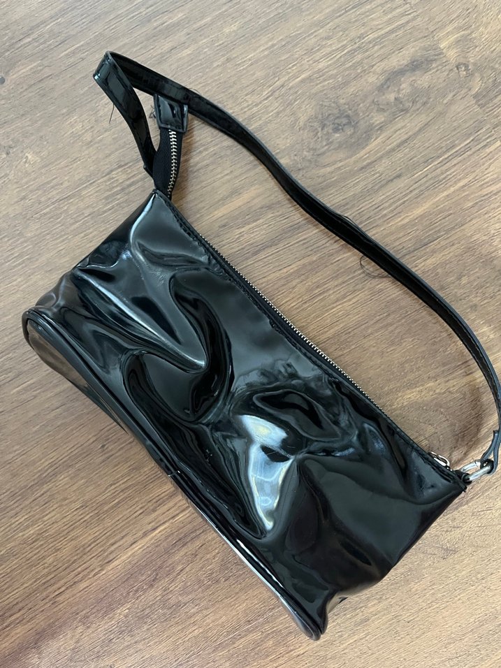 Parlak Siyah Deri Minimalist Çanta - Görsel 2