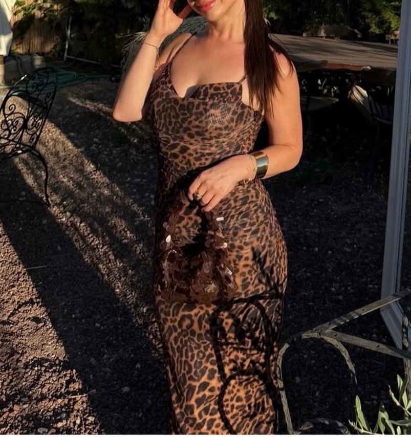 Drapeli Kahverengi Yılan Desenli Uzun Elbise - Görsel 2