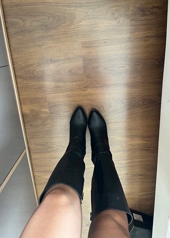 Tokalı Siyah Deri Dizüstü Kadın Çizme - Görsel 2