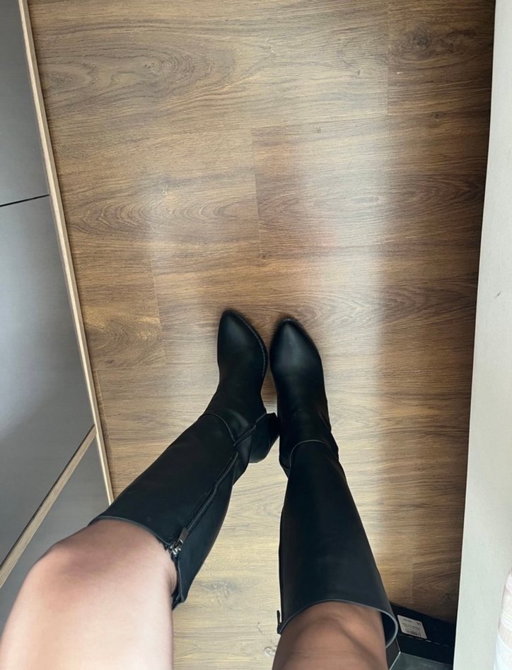 Tokalı Siyah Deri Dizüstü Kadın Çizme - Görsel 5