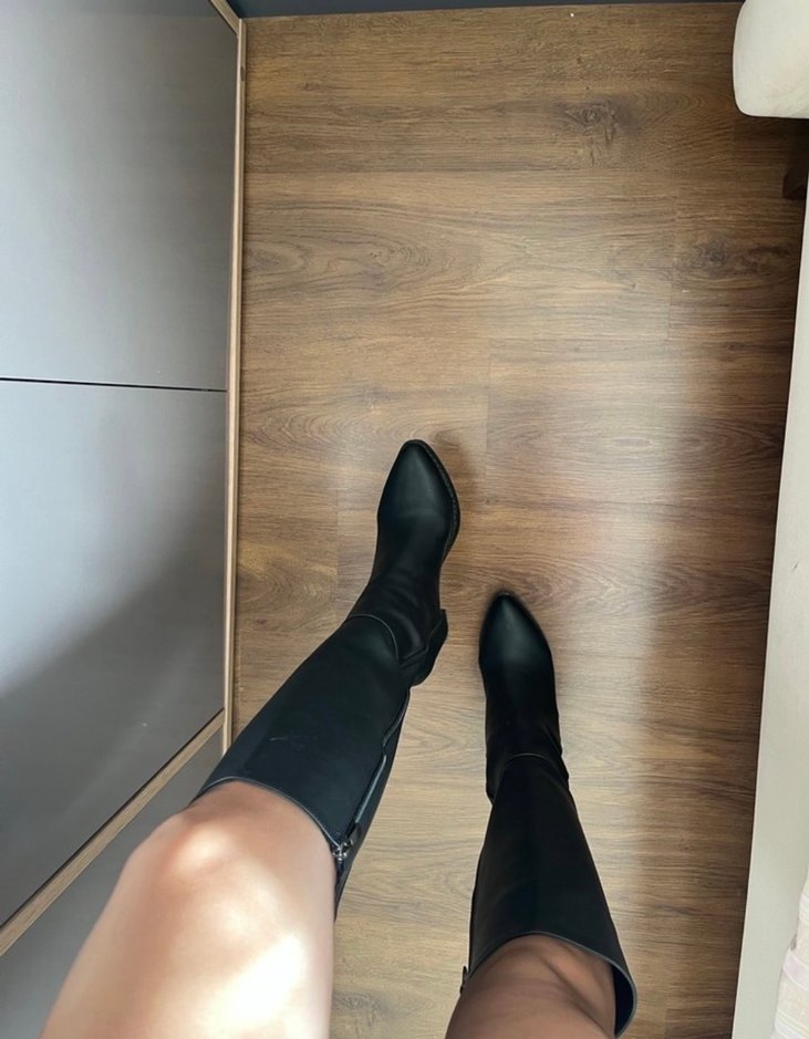 Tokalı Siyah Deri Dizüstü Kadın Çizme - Görsel 3