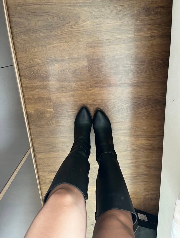 Tokalı Siyah Deri Dizüstü Kadın Çizme - Görsel 2