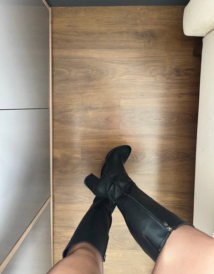 Tokalı Siyah Deri Dizüstü Kadın Çizme - Görsel 4