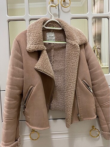 Bershka mont