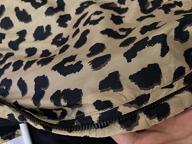 m Beden Bershka yağmurluk