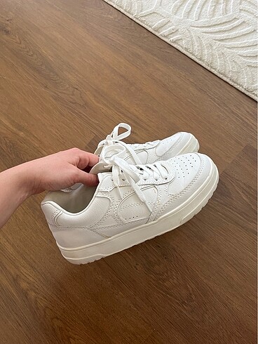 Stradivarius sneaker
