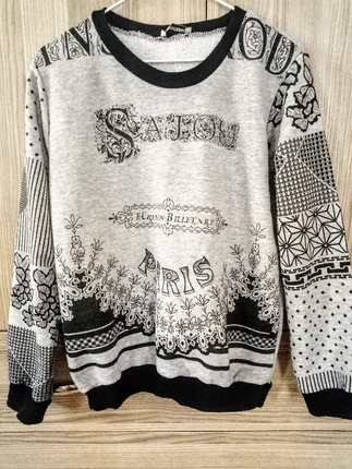 Sweatshirt