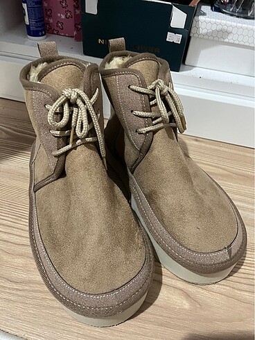 Ugg model bot