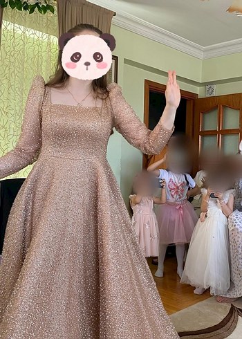 kare Yaka Uzun Kollu Parlak Bej Midi Elbise