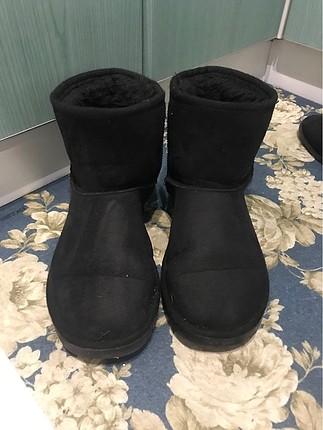 Ugg kısa çizme