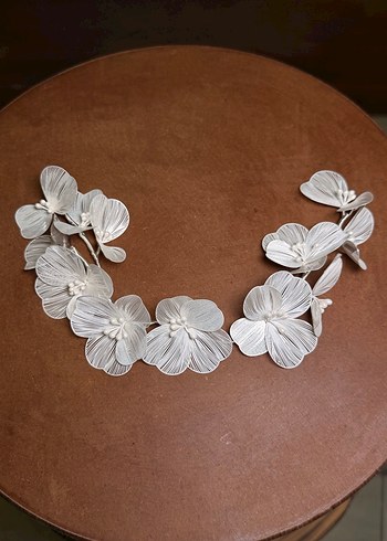 Bej Dantel Detaylı Seramik Çiçekli Saç Aksesuarı - Görsel 2