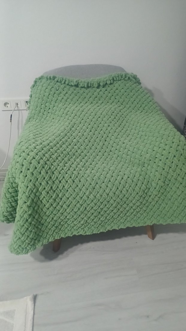 Yeşil Örgü TV Battaniyesi - Görsel 2