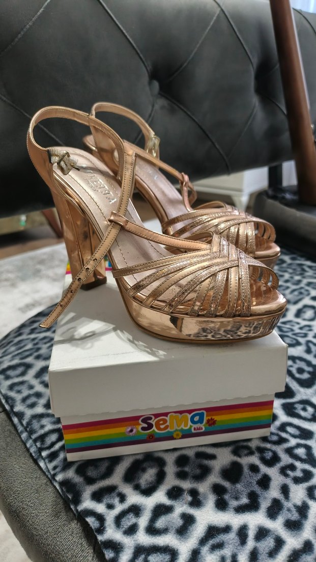 Altın Renkli Platform Topuklu Kadın Abiye Ayakkabı - Görsel 3