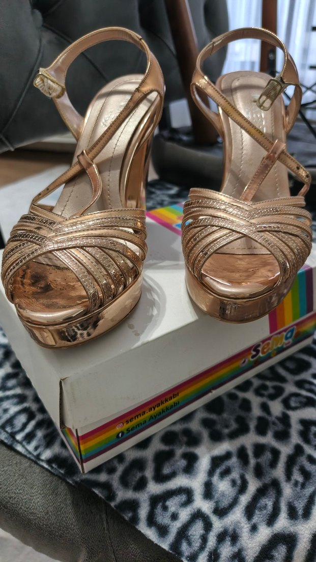 Altın Renkli Platform Topuklu Kadın Abiye Ayakkabı - Görsel 2