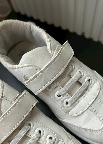 Gri Detaylı Beyaz Erkek Çocuk Spor Ayakkabı - Görsel 2