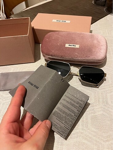 Miu miu güneş gözlüğü - Görsel 8