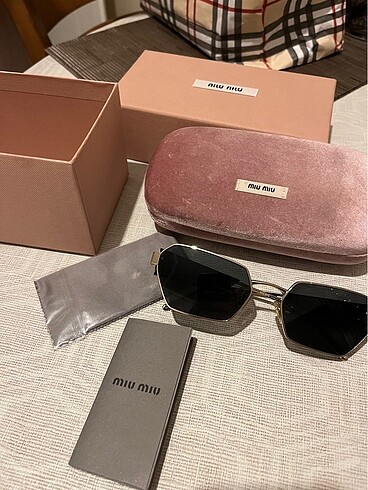 Miu miu güneş gözlüğü - Görsel 6