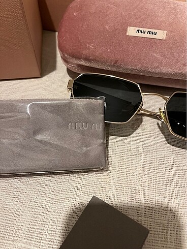 Miu miu güneş gözlüğü - Görsel 7