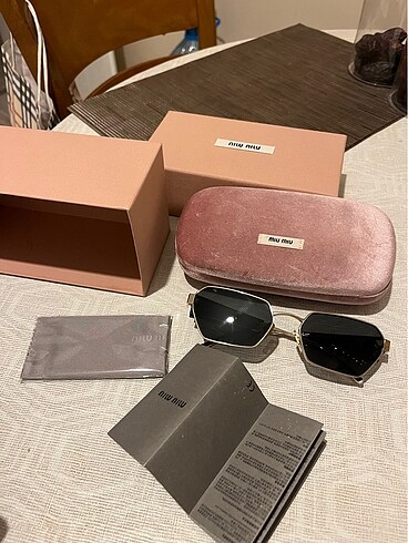 Miu miu güneş gözlüğü - Görsel 9