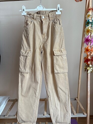 Bershka straight kargo bej jean