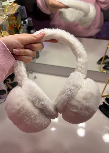Beden Beyaz Peluş Kulaklık