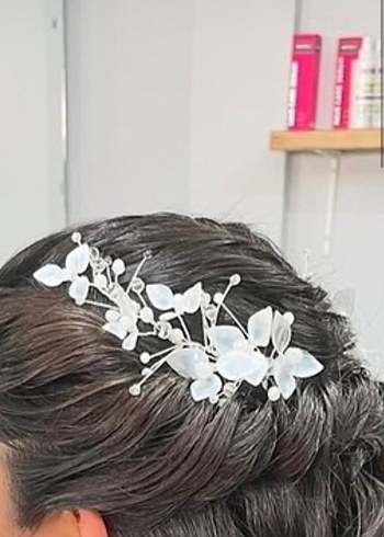 İnci ve Boncuk Detaylı Beyaz Saç Aksesuarı - Görsel 3