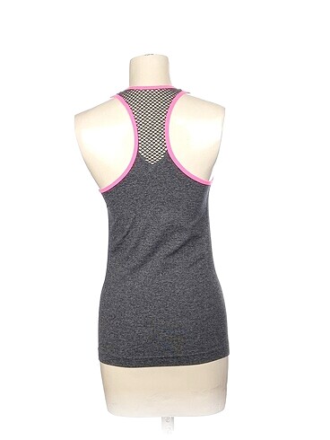s Beden PreLoved T-shirt %70 İndirimli.