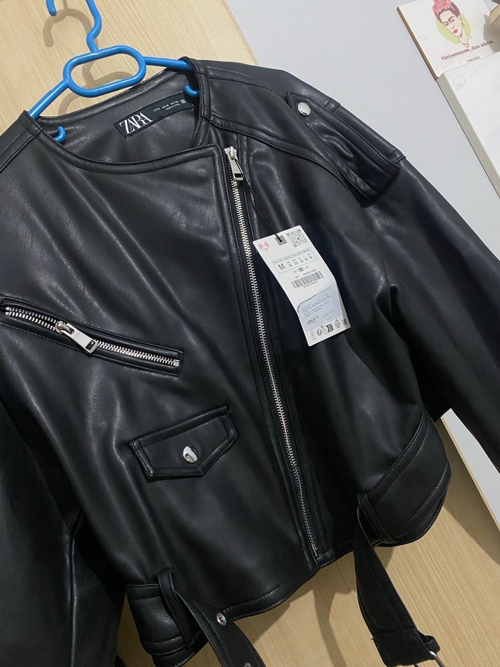 Zara Kemerli Siyah Deri Biker Ceket - Görsel 3