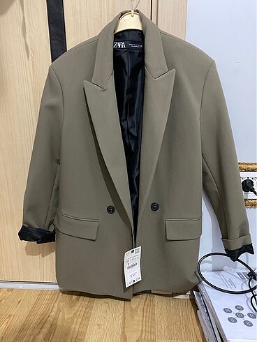 Zara Haki blazer