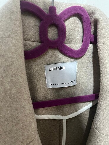 s Beden Bershka kaban