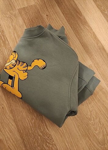 Garfield sweatshirt