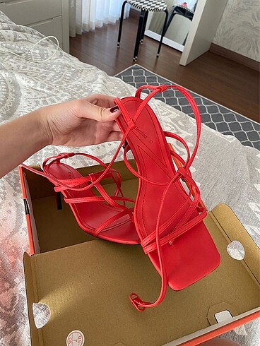 37 Beden kırmızı Renk Bershka topuklu ayakkabı
