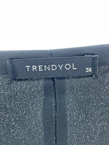 38 Beden siyah Renk Trendyol & Milla Bluz %70 İndirimli.