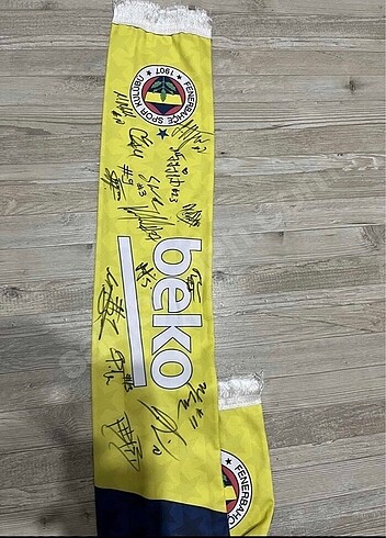 Fenerbahçe imzalı atkı