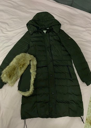 haki yeşili Kürk Detaylı Kadın Kışlık Mont - Görsel 6