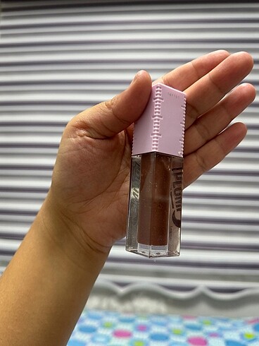 Maybelline Maybelline lifter plump 007 cocoa zıng rengi