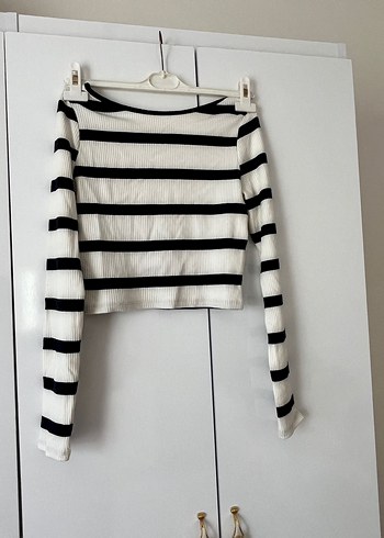Bershka Siyah Beyaz Cizgili Fitilli Crop Bluz