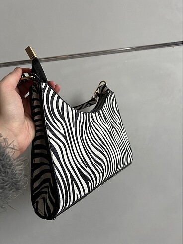 Diğer ZEBRA DESENLİ ÇANTA