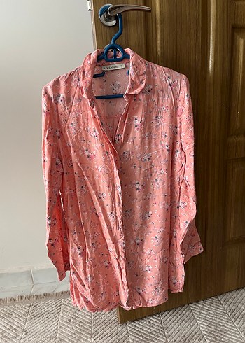 Pembe Desenli Uzun Kollu Gömlek