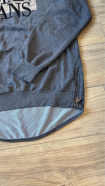 l Beden gri Renk Fermuar detaylı arkası uzun sweatshirt