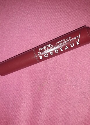  Beden pastel markali bordo eyeliner