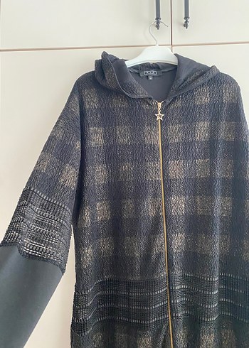 Kapüşonlu Siyah Uzun Ceket - Görsel 2