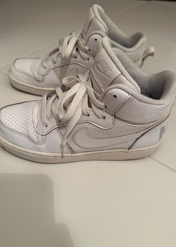 Nike Beyaz Kadın Spor Ayakkabı Bağcıklı - Görsel 2